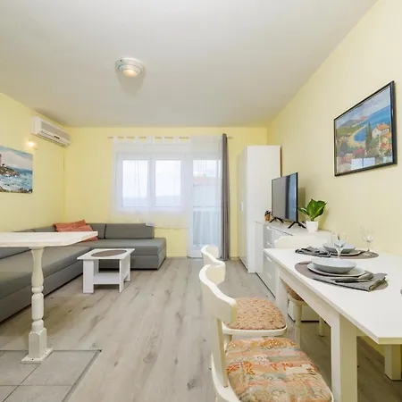 Natali Apartment